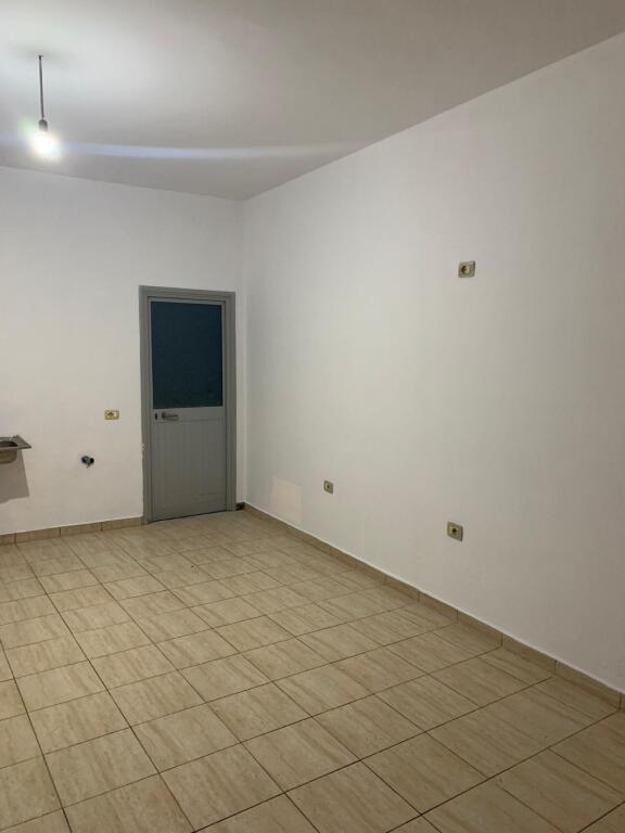 NEGOZIO IN AFFITTO ISTITUTO