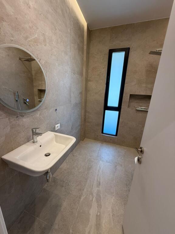 Locale ufficio in affitto presso Square21