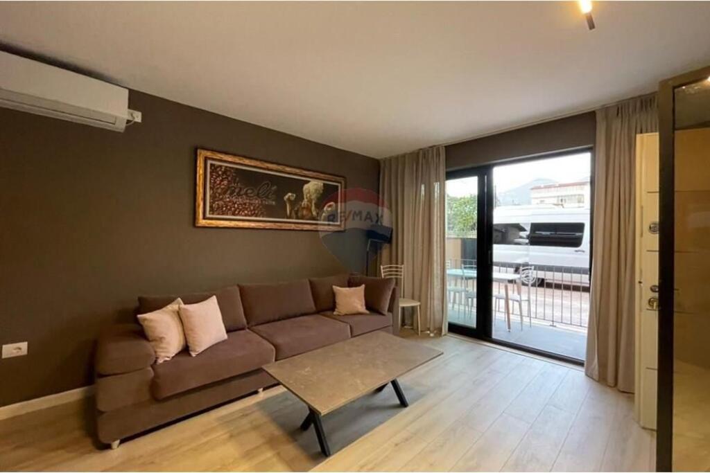 Appartamento - In Affitto - Via 5 Maji, Tirana