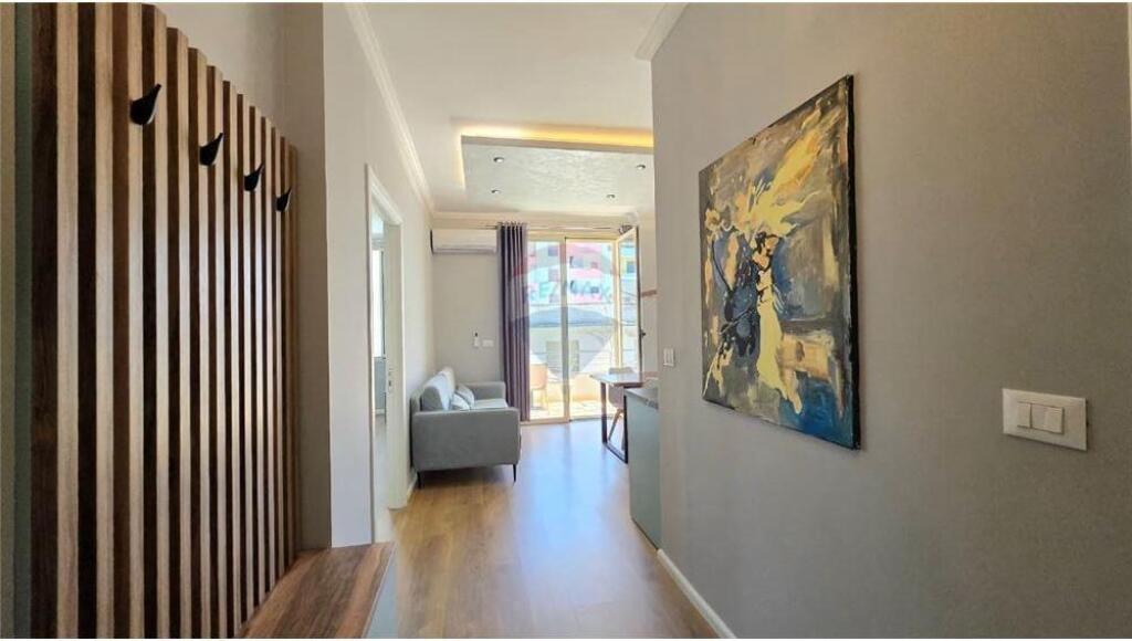 🏠 Apartament 2+1 – Për Qira 📍 Sheshi Isa Boletini, pranë Teatrit – Vlorë