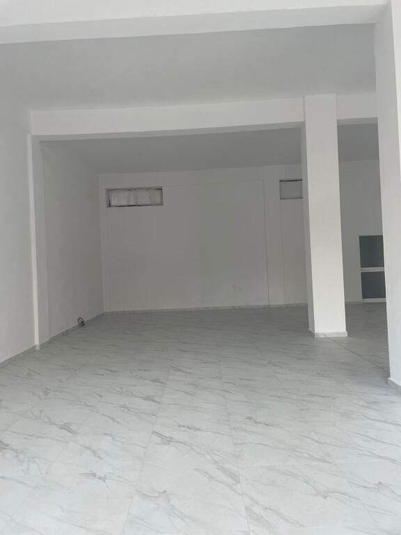 NEGOZIO IN AFFITTO 120 M2 ALI DEMI 2.000 EURO