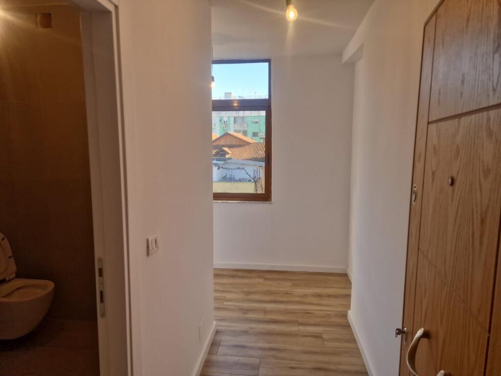 Shitet apartament 1+1 prane Mozaikut te Tiranes