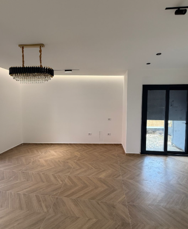 🏢 Jepen me Qira Ambiente Biznesi – Oasis, Astir