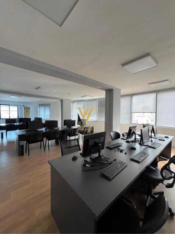 BUSINESS PREMISES OF 371 M2 FOR RENT IN USLUGA AREA 3,000 EURO
