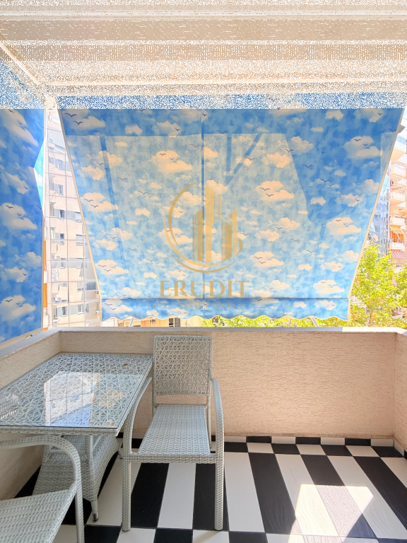 JEPET ME QIRA APARTAMENT 2+1 LUNGOMARE, VLORË