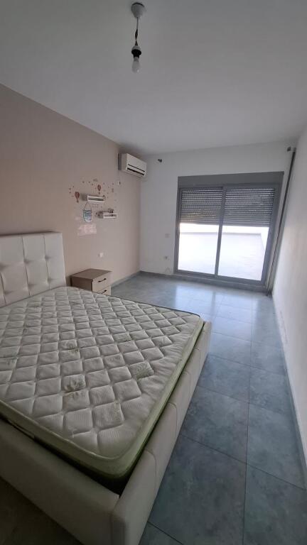 1+1,i mobiluar me verande,liqeni i thate,500 euro