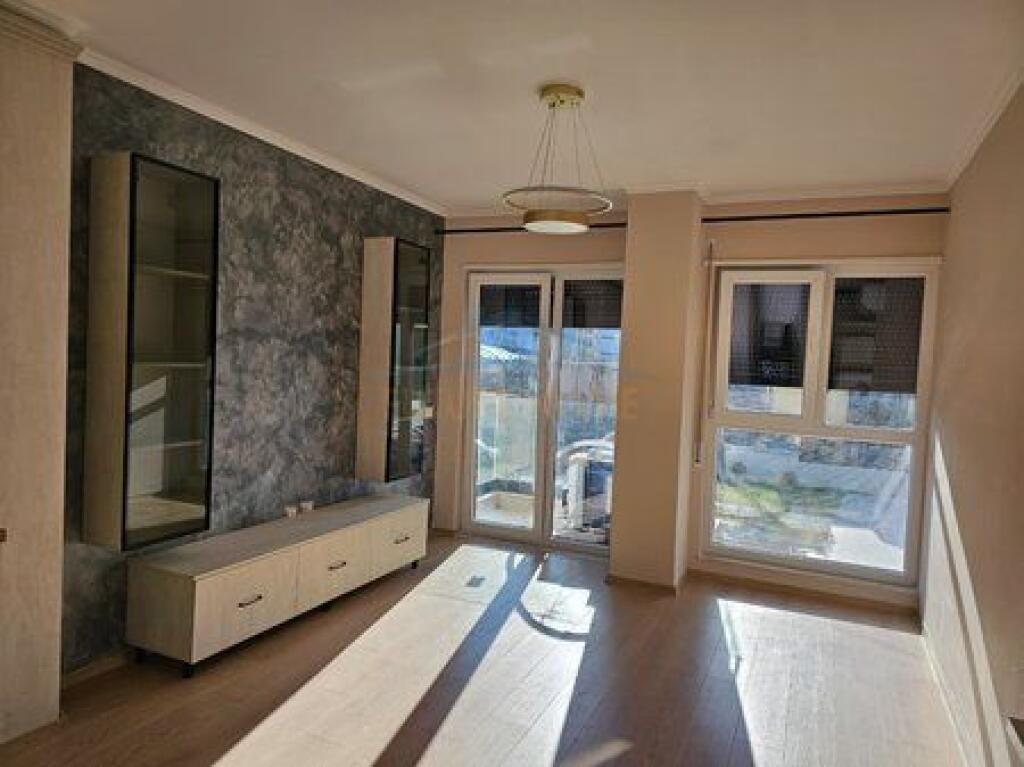 For sale, Apartment 1+1, Jordan Misja Street, Tirana.