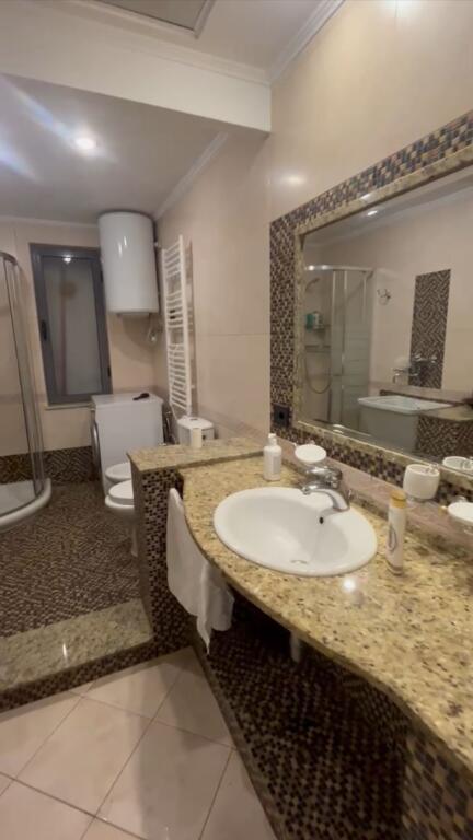 2 Apartments for sale at the 9th floor