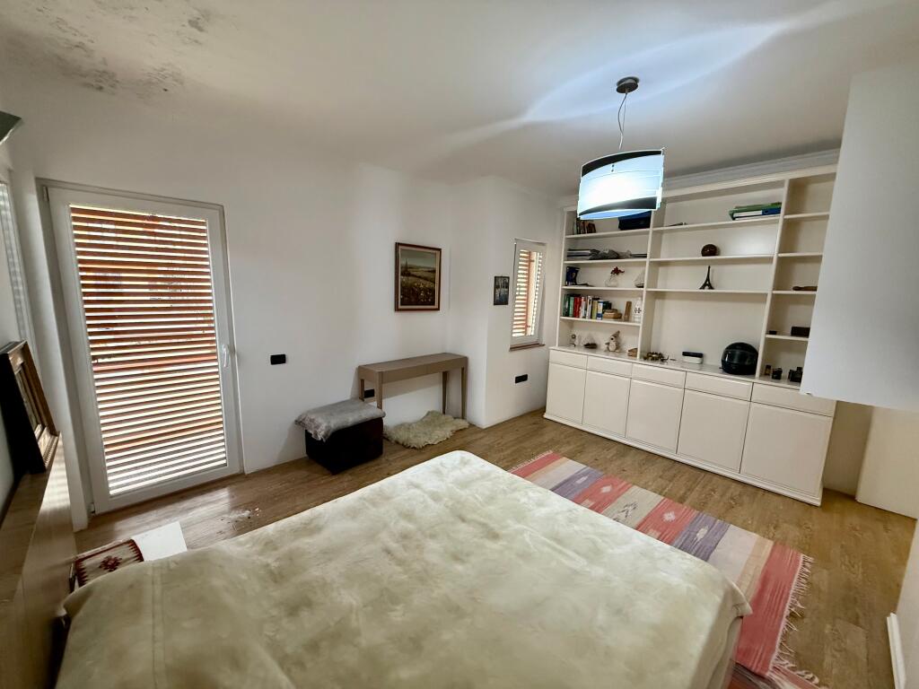 📣 QERA SUPER Apartament 3+1+2+🅿️ (Pjese Vile) 📍 Rruga "5-Maji", Prane Bar "Oda" ✨