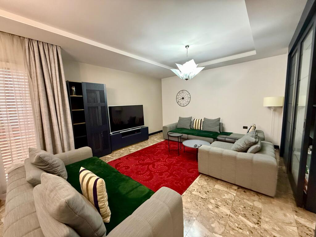 📣 QERA SUPER Apartament 3+1+2+🅿️ (Pjese Vile) 📍 Rruga "5-Maji", Prane Bar "Oda" ✨
