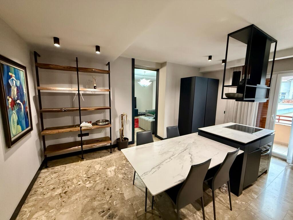 📣 QERA SUPER Apartament 3+1+2+🅿️ (Pjese Vile) 📍 Rruga "5-Maji", Prane Bar "Oda" ✨