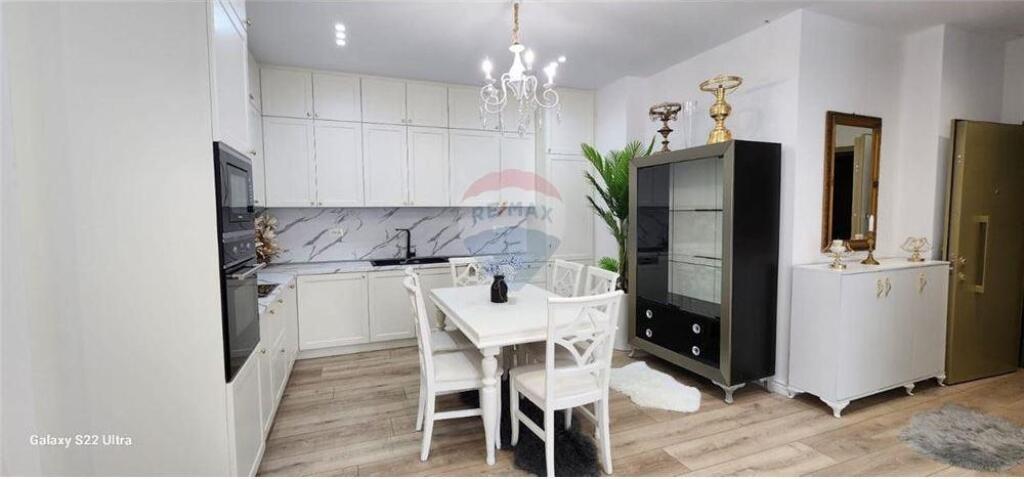 Super Apartament Luksoz me Qira te Air Albania!