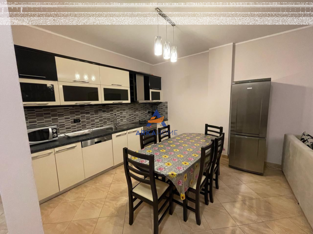 AFFITTASI APPARTAMENTO 2+1+ BALCONE "RRUGA QEMAL STAFA , ISH PROFARMA" 700 EURO