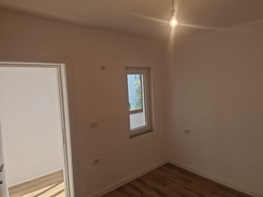 Shitet apartament 1+1 prane Mozaikut te Tiranes
