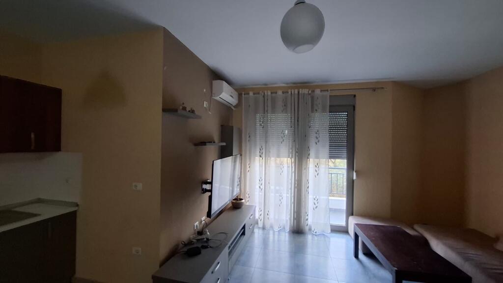 1+1,i mobiluar me verande,liqeni i thate,500 euro