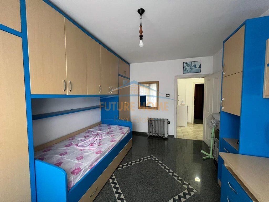 Affitto, Appartamento 3+1+2, Laprake, Tirana.