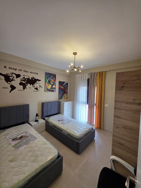 Affittasi appartamento 2+1  Indirizzo: Giardino Botanico  Arredato  6° piano  Superficie 100 m2  Prezzo 900€