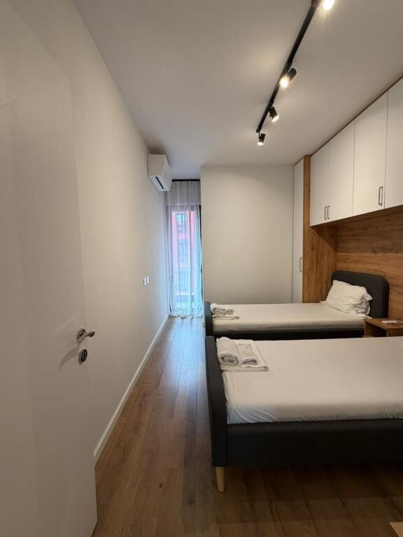 APARTAMENT PER SHITJE FARMACIA 10