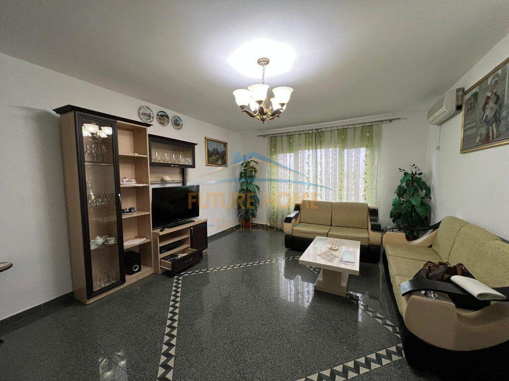 Affitto, Appartamento 3+1+2, Laprake, Tirana.