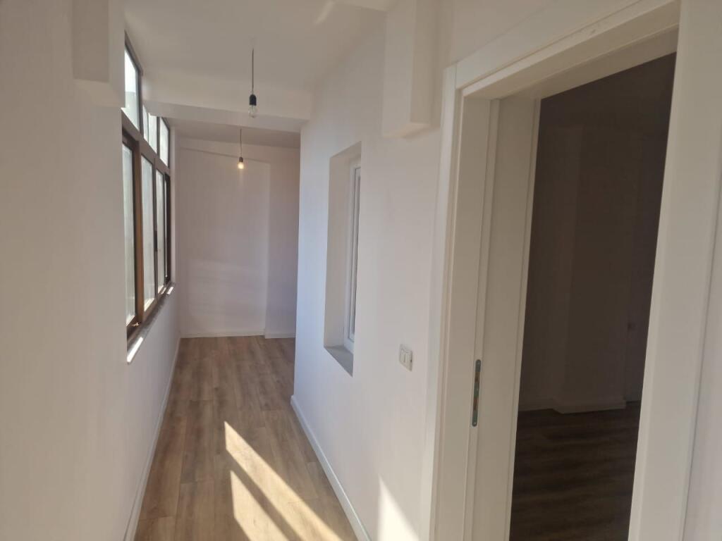 Shitet apartament 1+1 prane Mozaikut te Tiranes