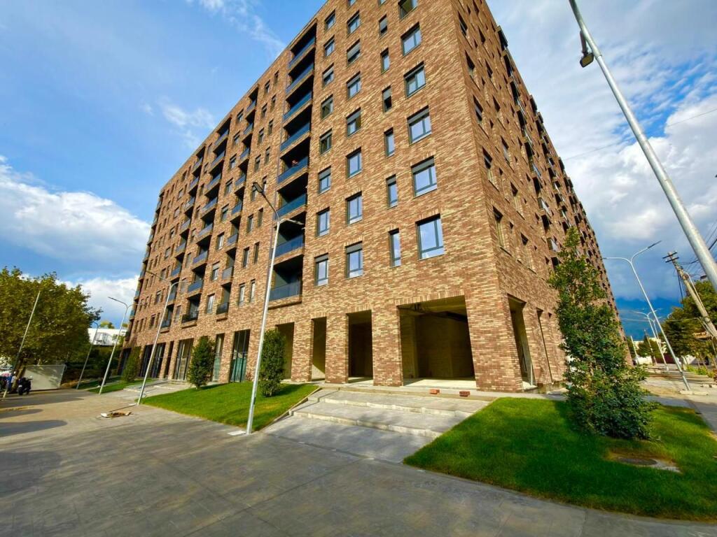 🏡 Shitet Apartament 3+1+2 + 1 Ballkon 📍 Rruga 5 Maji, Tiranë💰 Totali: 175.500 €