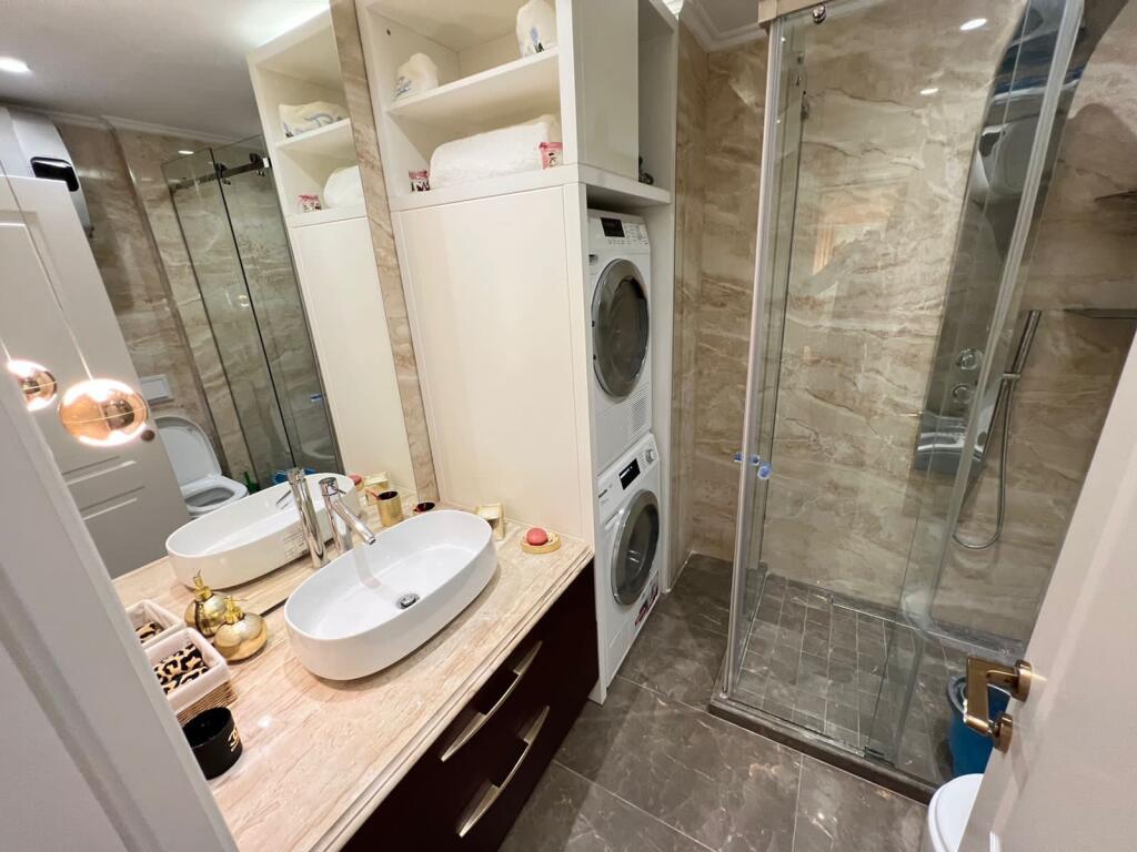 Apartment 2+1+2 for sale near the Dry Lake  Price: 300,000 € Floor: 3  Area:  • Total area: 108 m²  • Net area: 98 m²