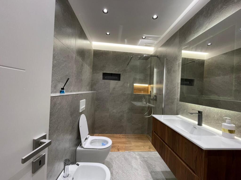 Apartment 2+1 for sale at Zogu i Zi.