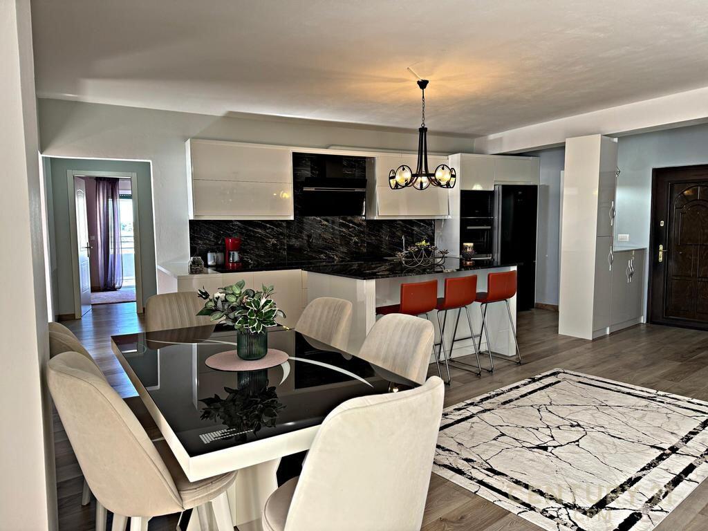 VENDIAMO APPARTAMENTO 3+1+3 A SARANDA! 245.000 € Sup. Totale 156m2