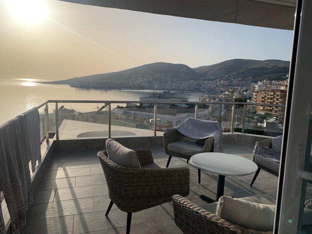 SARANDË, PENTHOUSE LUKSOZ ME PAMJE PANORAMIKE TË HAPUR NDAJ DETIT 505,000 €