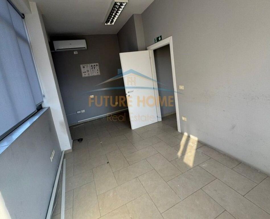 Affitto, Locale commerciale, Via Elbasan, Tirana..