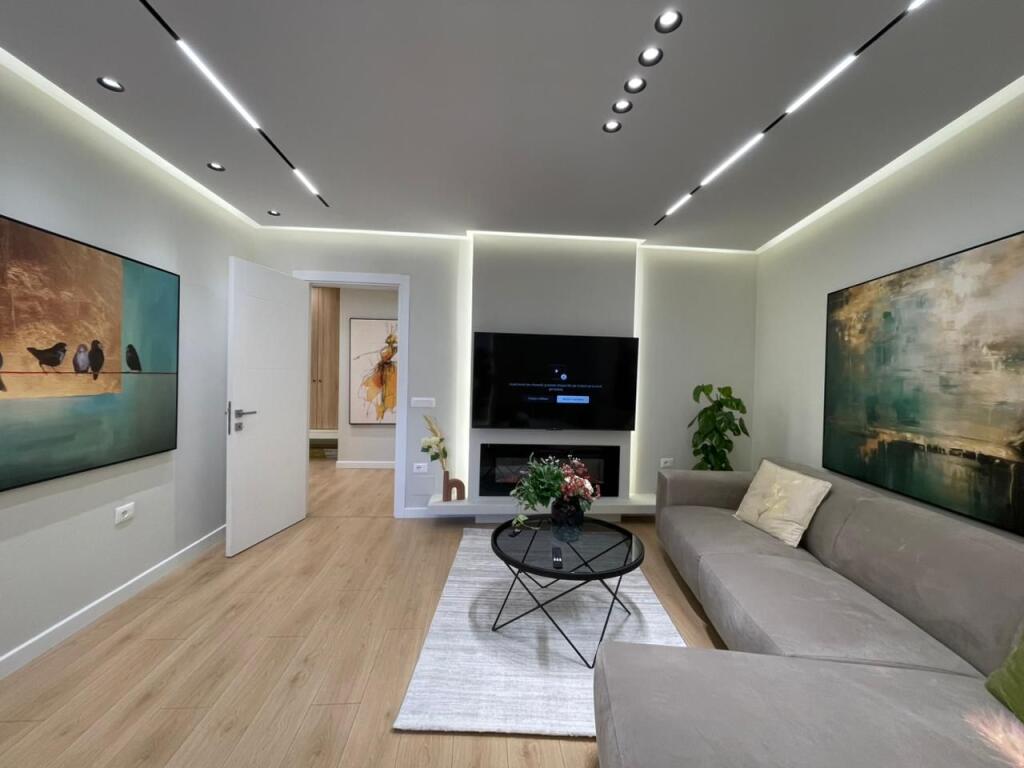Apartment 2+1 for sale at Zogu i Zi.