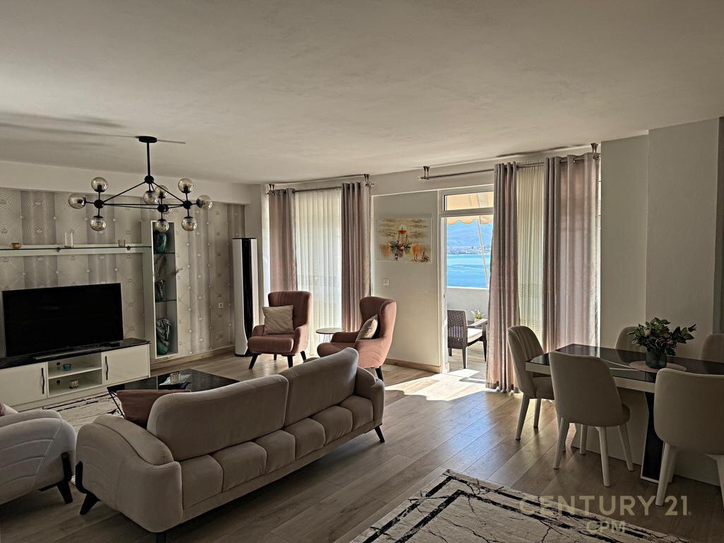 VENDIAMO APPARTAMENTO 3+1+3 A SARANDA! 245.000 € Sup. Totale 156m2