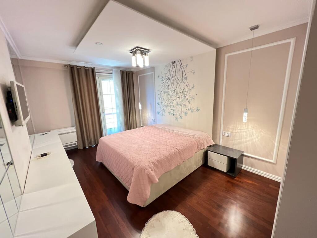 Apartment 2+1+2 for sale near the Dry Lake  Price: 300,000 € Floor: 3  Area:  • Total area: 108 m²  • Net area: 98 m²