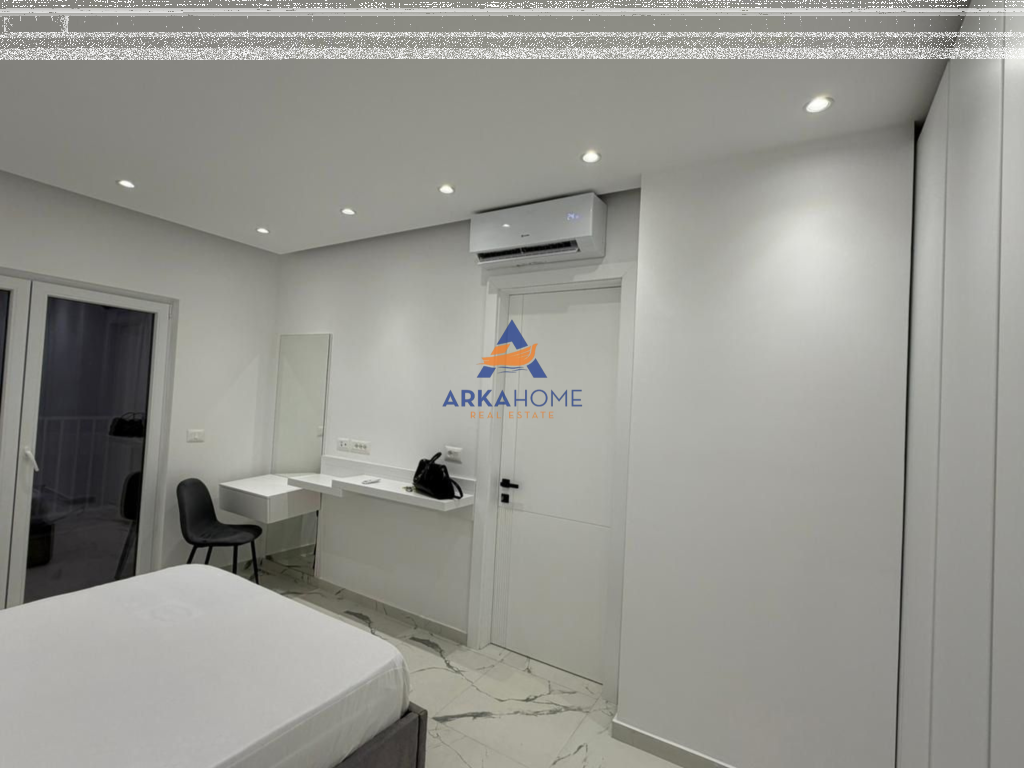 JEPET APARTAMENT ME QERA 1+1+BALLKON "ZOGU I ZI" 780 EURO