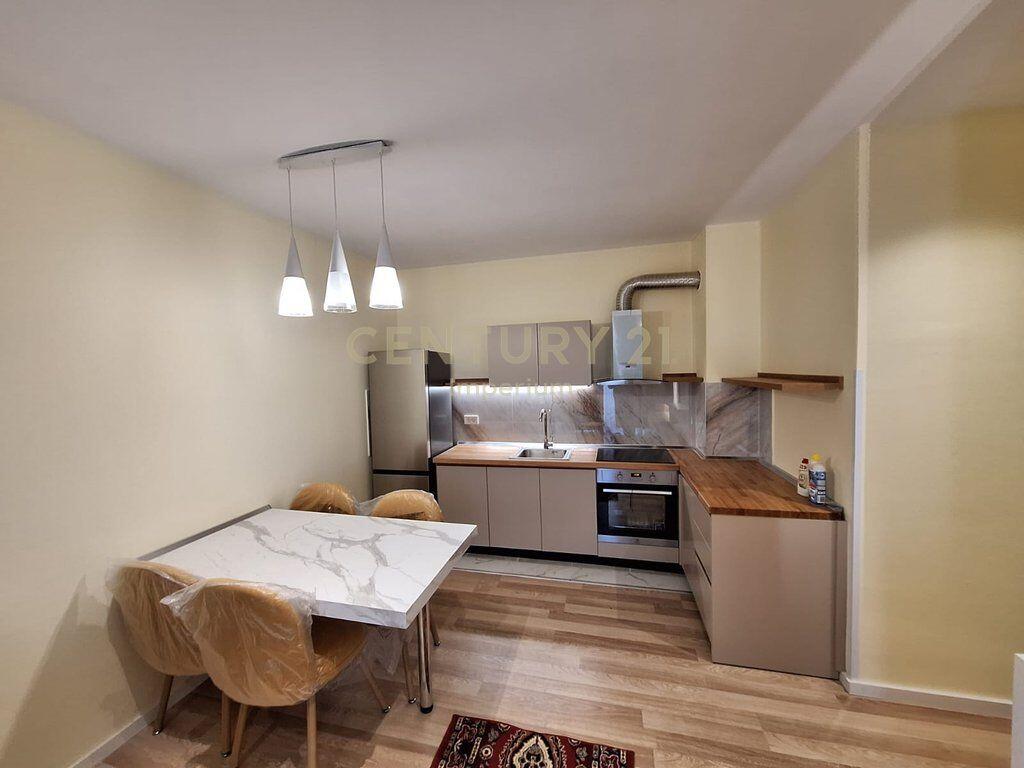 JEPET ME QIRA APARTAMENT 2+1 ME POST PARKIMI – GOLDEN TOWER, MINE PEZA