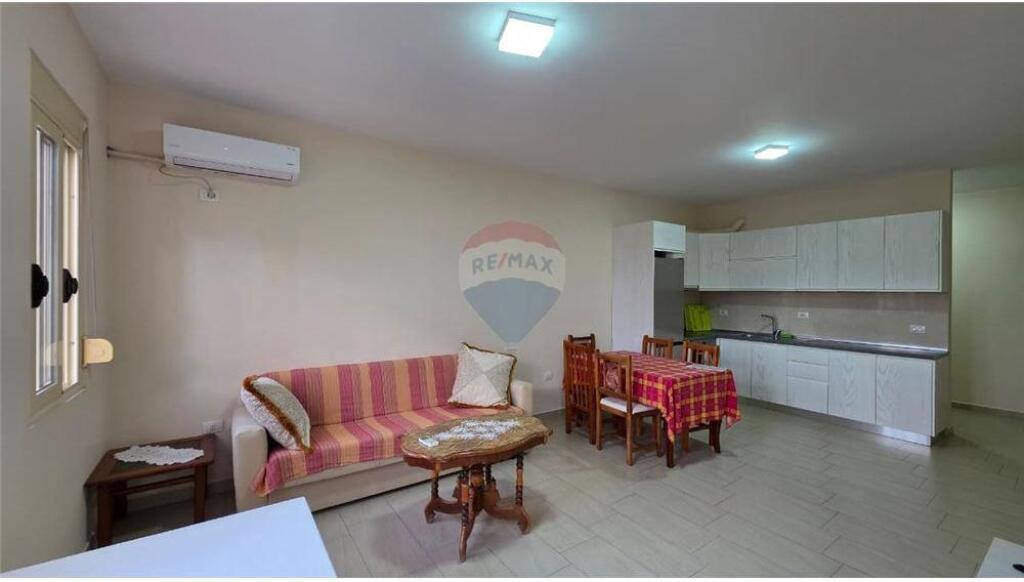🏠 Appartamento 2+1 + Garage– In Affitto a Lungo Termine 📍 Via Haziz Xhyheri, Lungomare – dietro Hannover Bar, Vlora