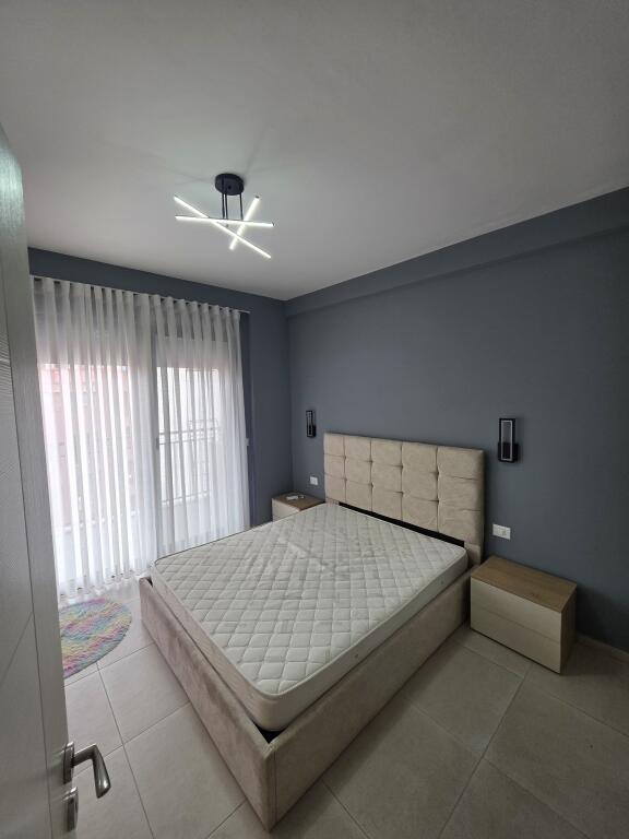 Affittasi appartamento 2+1  Indirizzo: Giardino Botanico  Arredato  6° piano  Superficie 100 m2  Prezzo 900€