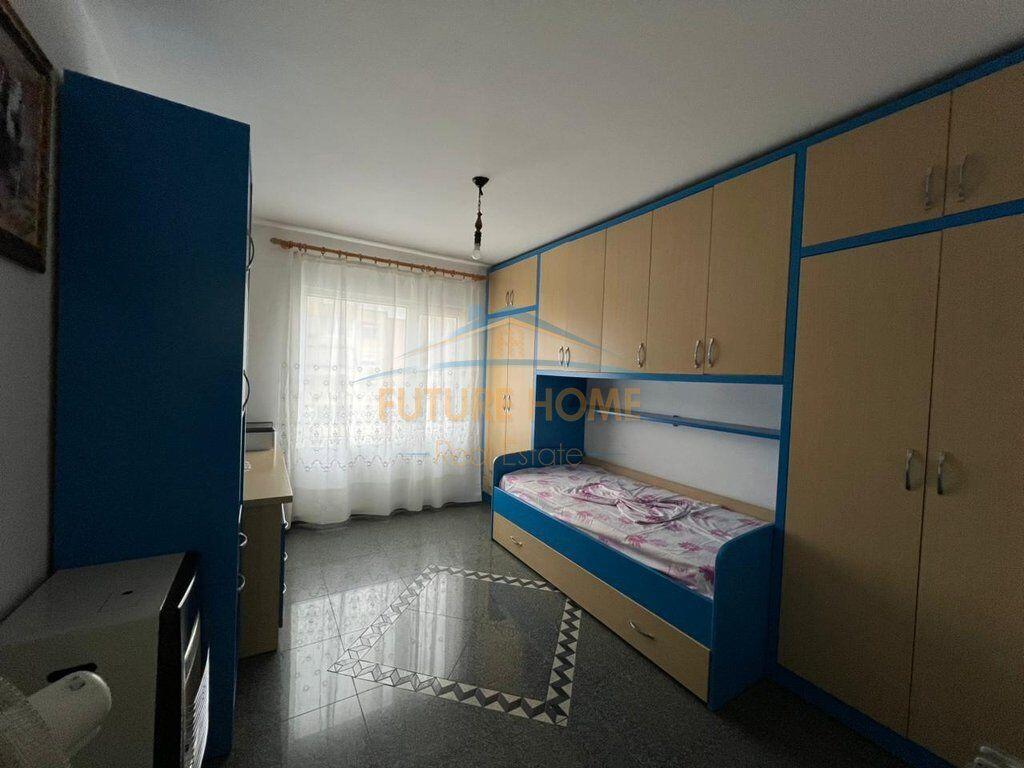Affitto, Appartamento 3+1+2, Laprake, Tirana.