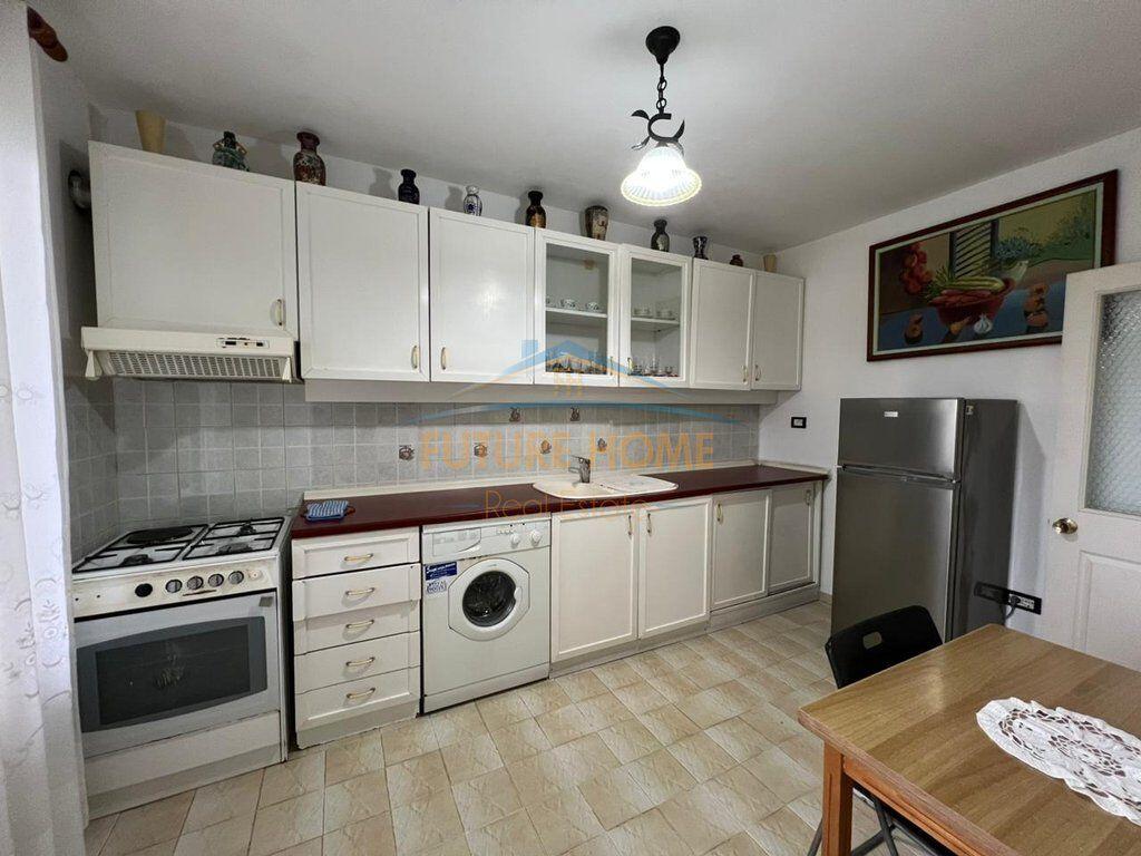 Affitto, Appartamento 3+1+2, Laprake, Tirana.
