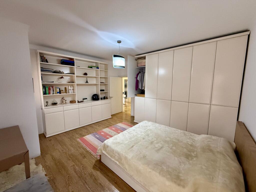 📣 QERA SUPER Apartament 3+1+2+🅿️ (Pjese Vile) 📍 Rruga "5-Maji", Prane Bar "Oda" ✨