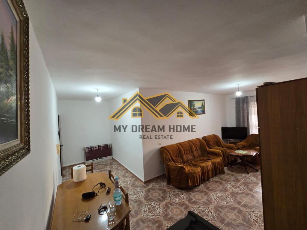 VENDESI APPARTAMENTO VICINO VILA KORAL!