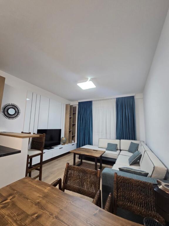Apartament 2+1 me qira tek Grand Galeri ne Yzberish!