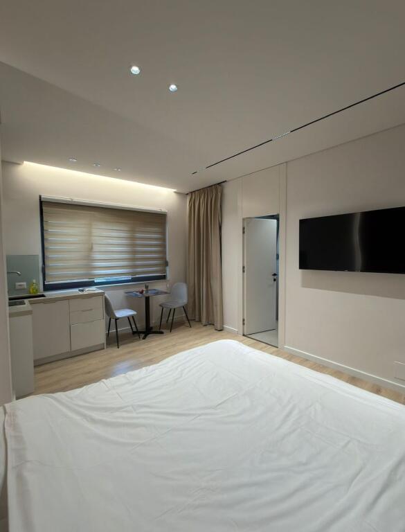 📌 JEPEN ME QIRA 2 STUDIO – QENDËR, 9-KATSHE