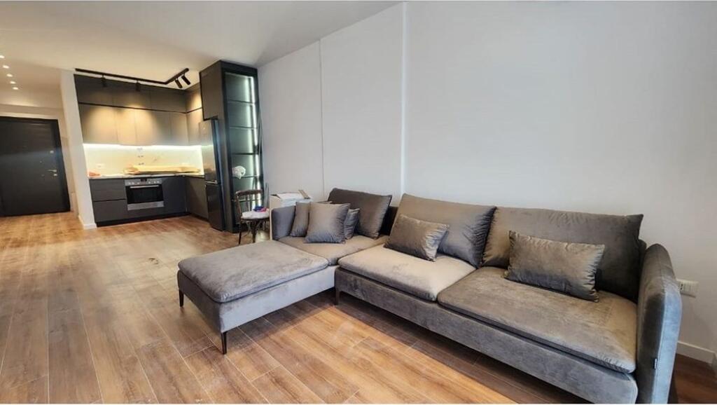 Apartament per qira te Liqeni i Thate