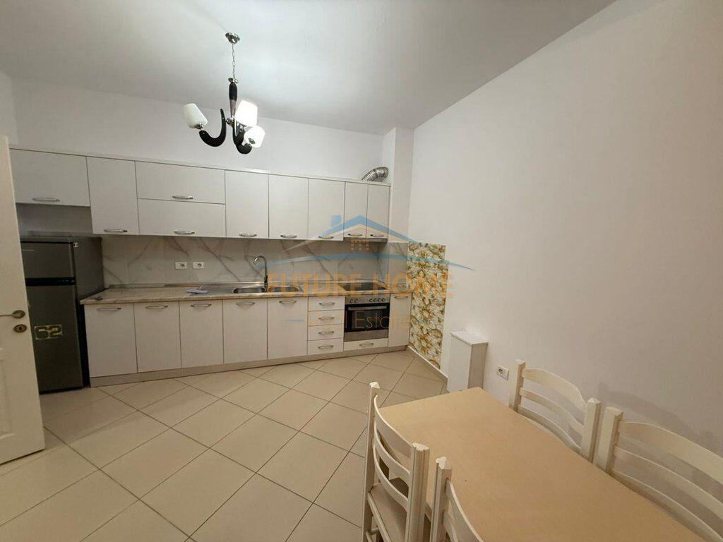 JEPET ME QERA APARTAMENT 2+1 NE YZBERISHT , GOLDEN PARK