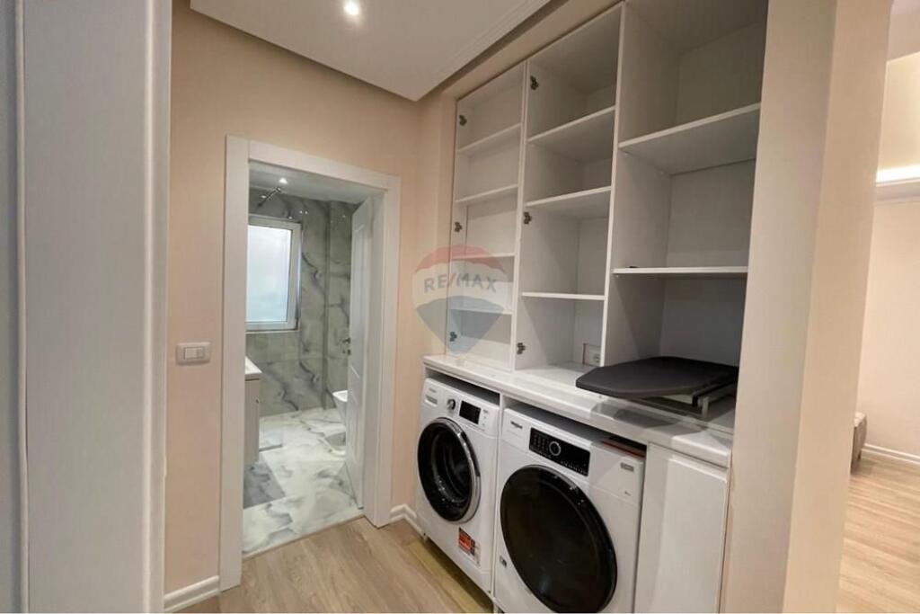 Qira/ Apartament 2+1+2+p. parkimi te L. i Thate
