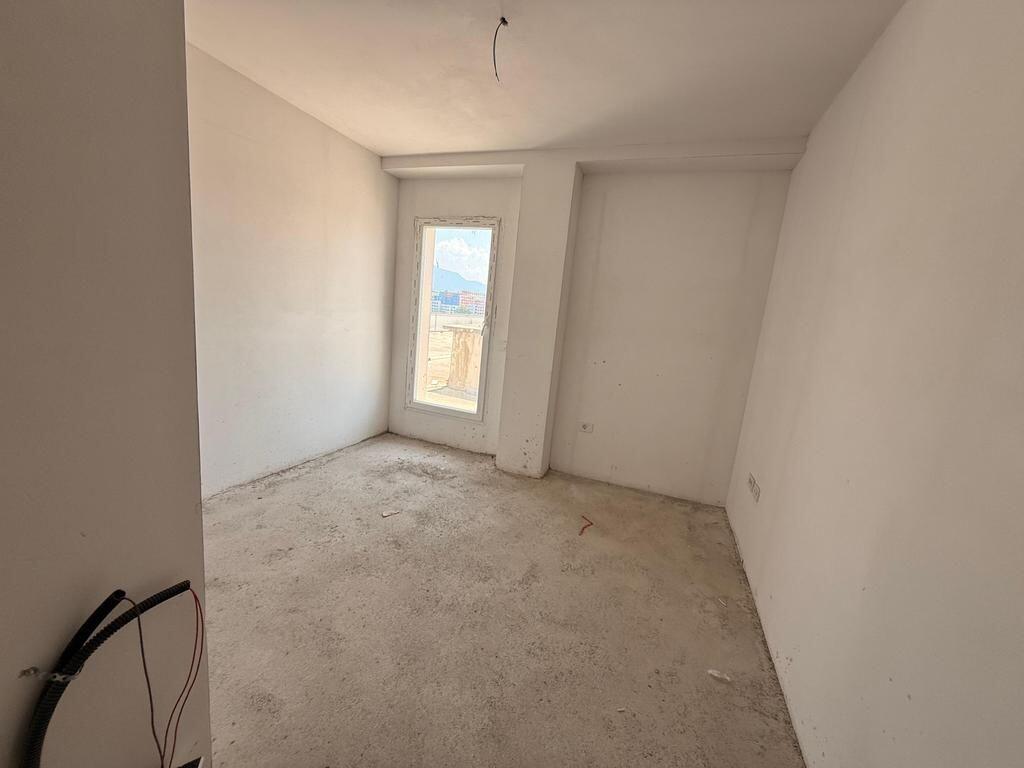 🌟 Apartment 2+1+2 with Veranda for Sale – Developed Area of Ali Demi