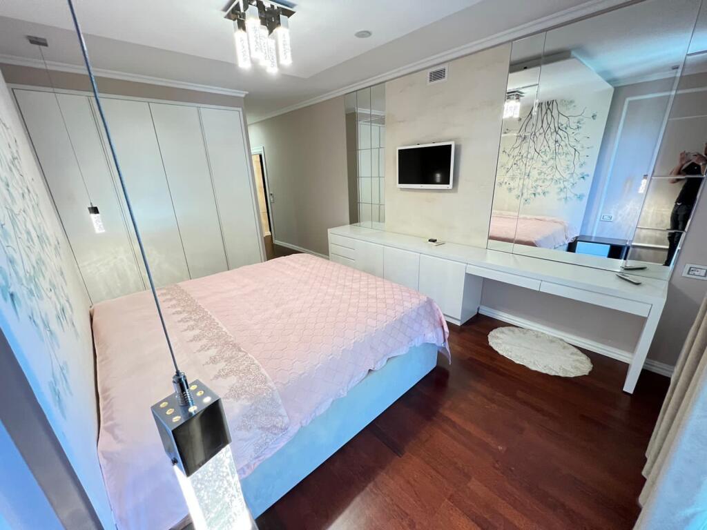 Apartment 2+1+2 for sale near the Dry Lake  Price: 300,000 € Floor: 3  Area:  • Total area: 108 m²  • Net area: 98 m²