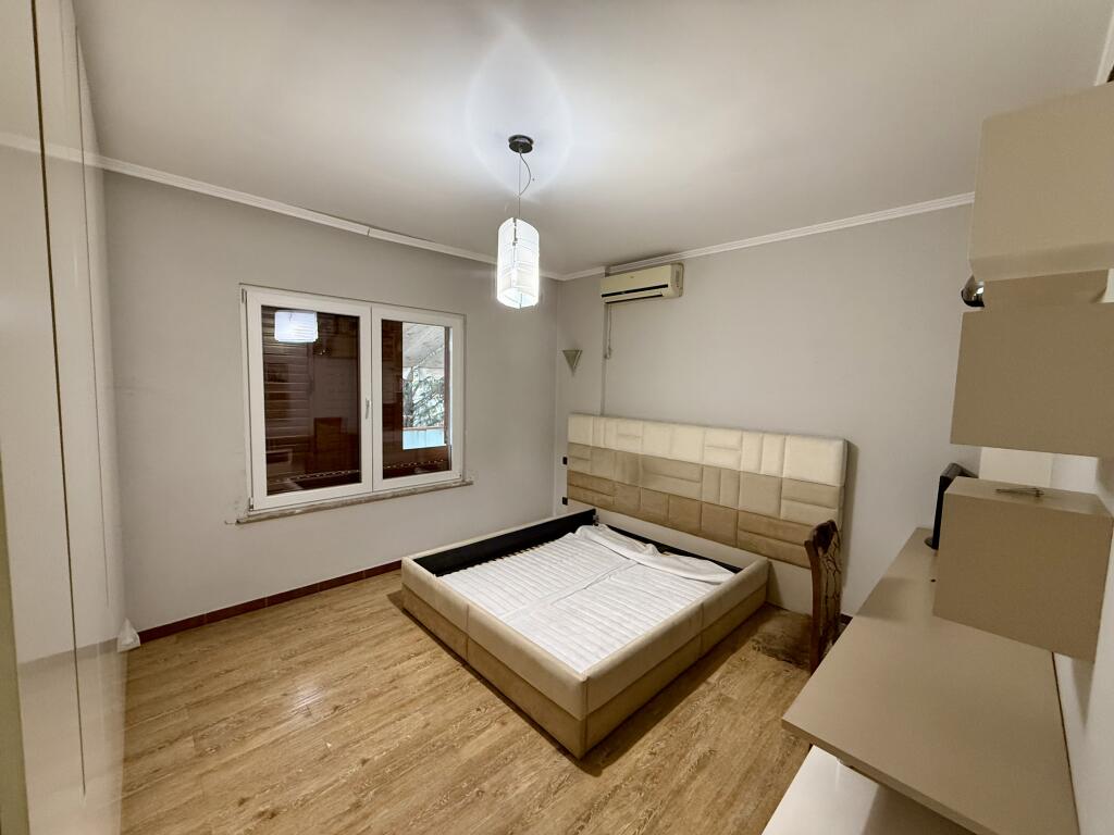 📣 QERA SUPER Apartament 3+1+2+🅿️ (Pjese Vile) 📍 Rruga "5-Maji", Prane Bar "Oda" ✨