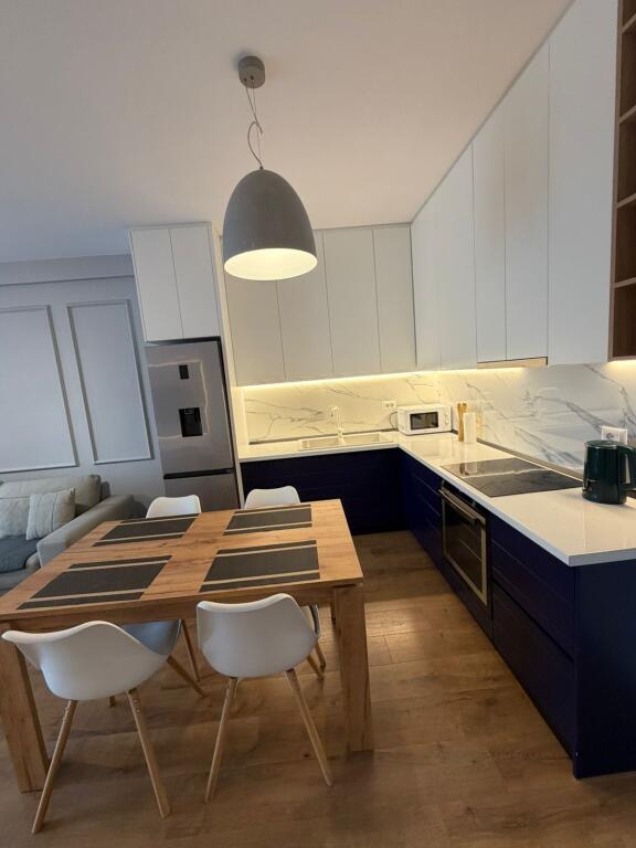 APARTAMENT PER SHITJE FARMACIA 10